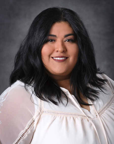 Profile photo of  Estrella Starn